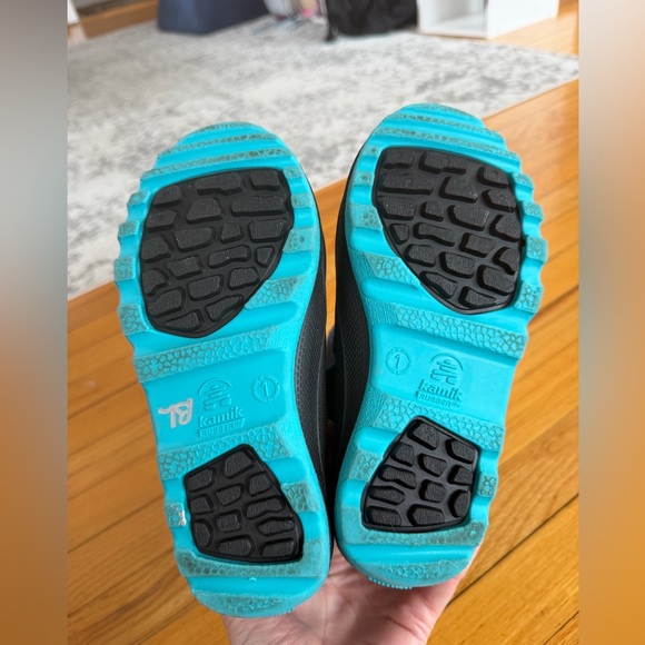 Kamik Kids Navy and Aqua Winter Snow Boots size 1 - Picture 5 of 9